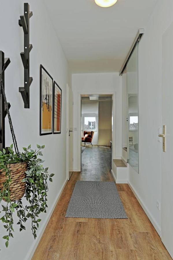 'traveller Lodge' Grosszuegiges - 3 Bedroom 10min To Hbf, Full Kitchen, Homeoffice, Netflix, Wifi Apartment *